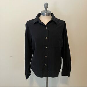 VTG Women’s SZ.  12 Navy Silk Blouse Button Front Long Sleeve Camp Preppy Orvis